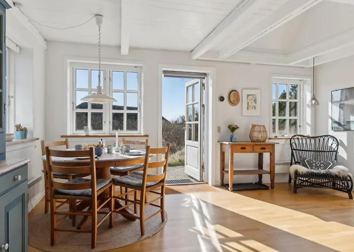 1112 Hébergement de vacances *